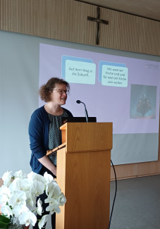 Dekanatssynode Bad Neustadt: Clara Jantos von der Wirkstatt evangelisch