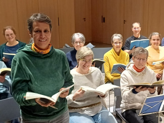 Ariane Hoch während einer Probe der Kantorei