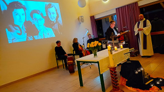 Gedenkgottesdienst am 25.1.2026 in Bad Königshofen: Tina und Lutz Mertten sowie Musikgruppe Spilerey