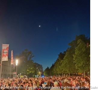 DEKT Hannover 2025 - Abendsegen auf dem Platz der Menschenrechte